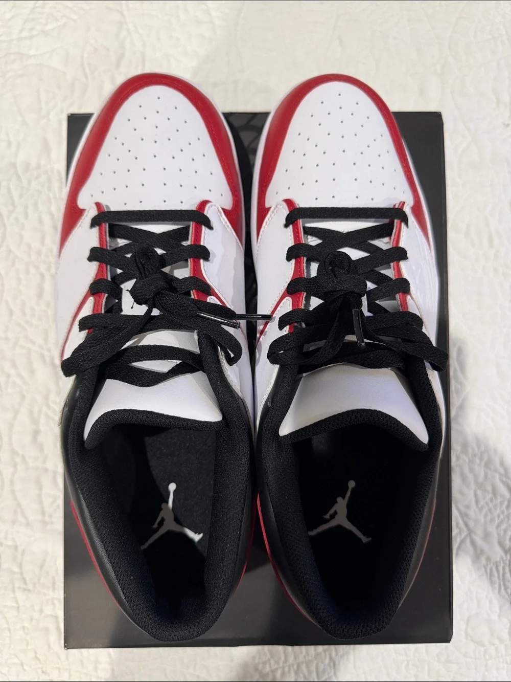 Jordan Nu Retro 1 Low Box Label in Black and White